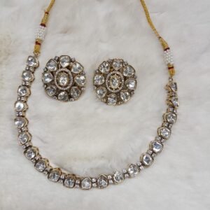 Single-Layer Kundan Necklace Set – www.radiantjewels.store traditional kundan necklace with earrings